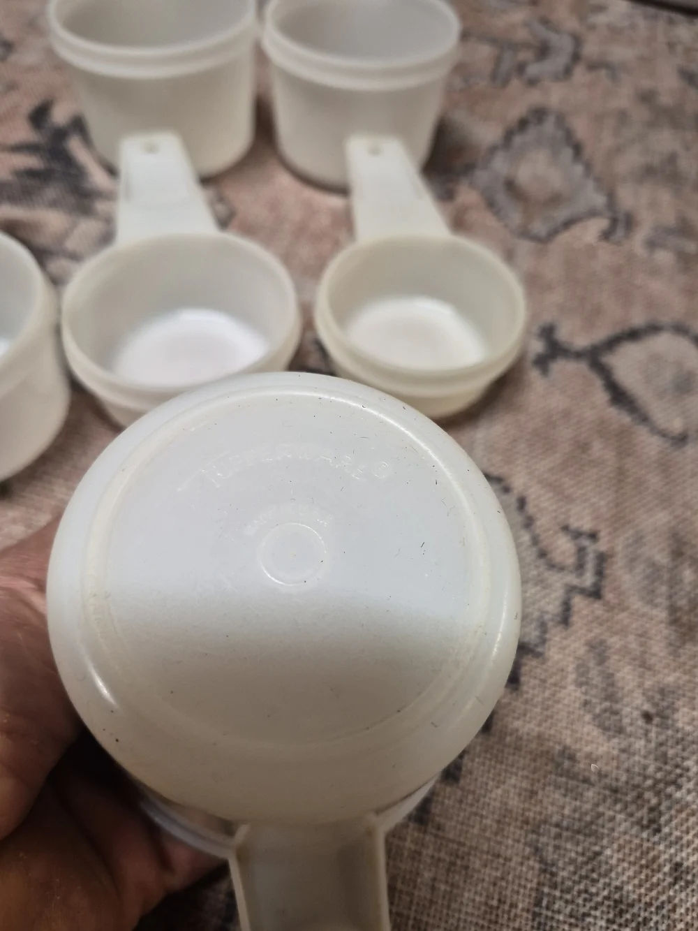 Tupperware white Nesting Measuring Cups Set